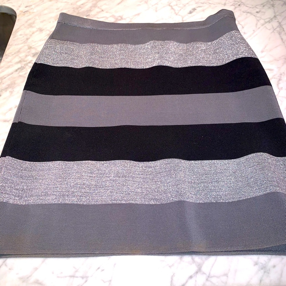 💕 BEBE💕SILVER KNIT SKIRT💕EXCELLENT CONDITION! - Picture 6 of 8